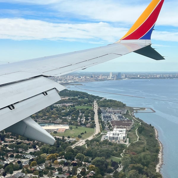 Foto tirada no(a) General Mitchell International Airport (MKE) por Gina P. em 10/5/2023