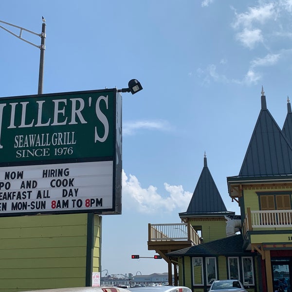 Photo prise au Miller&#39;s Seawall Grill par Gina P. le6/7/2019