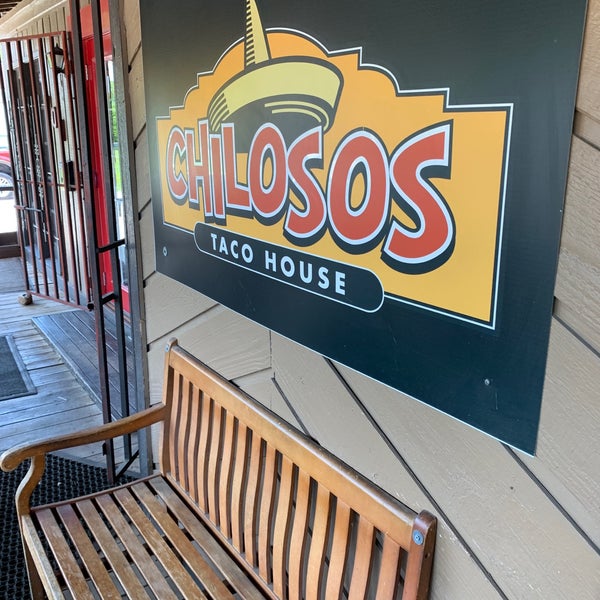 Foto scattata a Chilosos Taco House da Gina P. il 6/9/2019