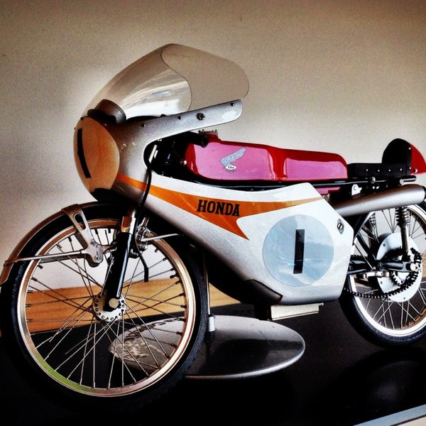 Photos At Honda Cars 中央神奈川深見店 Automotive Shop In 大和市
