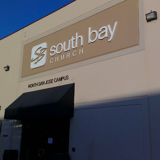 Foto scattata a South Bay Church da Andrew H. il 3/23/2013
