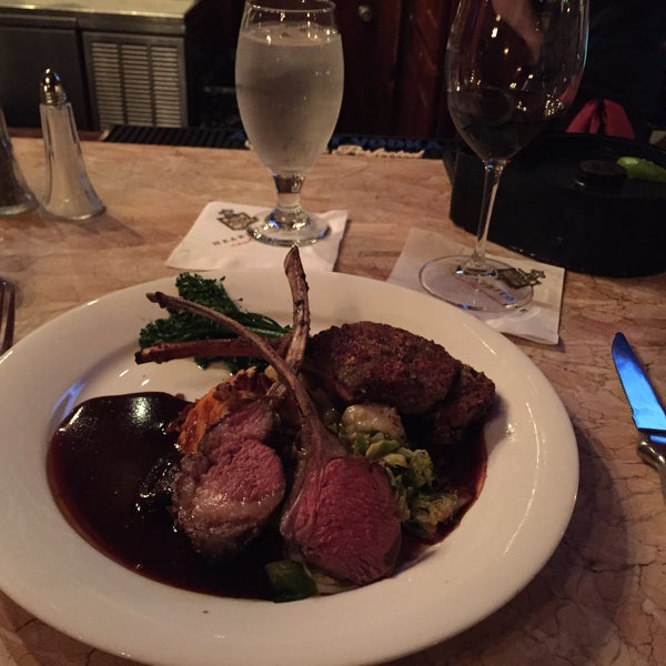 Das Foto wurde bei Hearthstone Restaurant von PupilsBabyBlue .. am 1/25/2015 aufgenommen