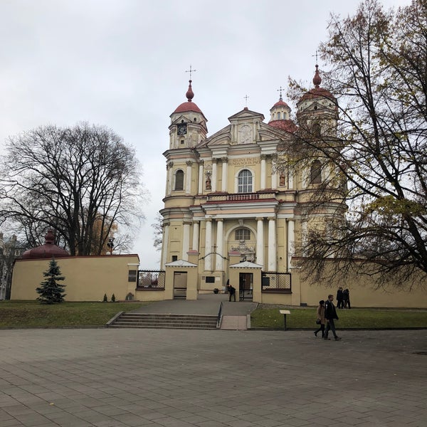 Photo taken at Šventų apaštalų Petro Ir Povilo Bažnyčia | Church of St Peter and St Paul by Oleg M. on 11/2/2018