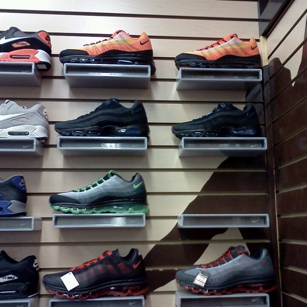 eblens sneaker store