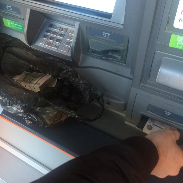 Сбербанк каспийск омарова. Втб банк в каспийске. Омарова 4 каспийск. Банк сбербанк. Сбертян.