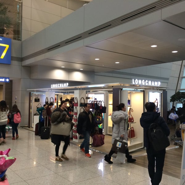 gatwick longchamp