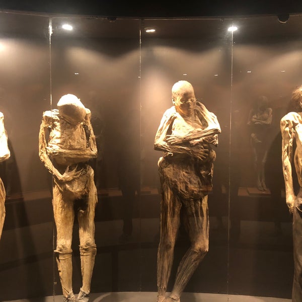 Foto tirada no(a) Museo de las Momias de Guanajuato por Ingrid A. em 10/26/2018