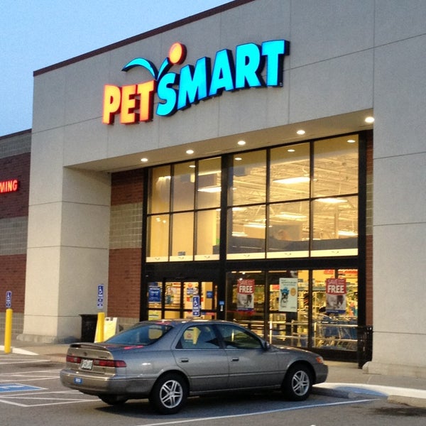 petsmart store finder