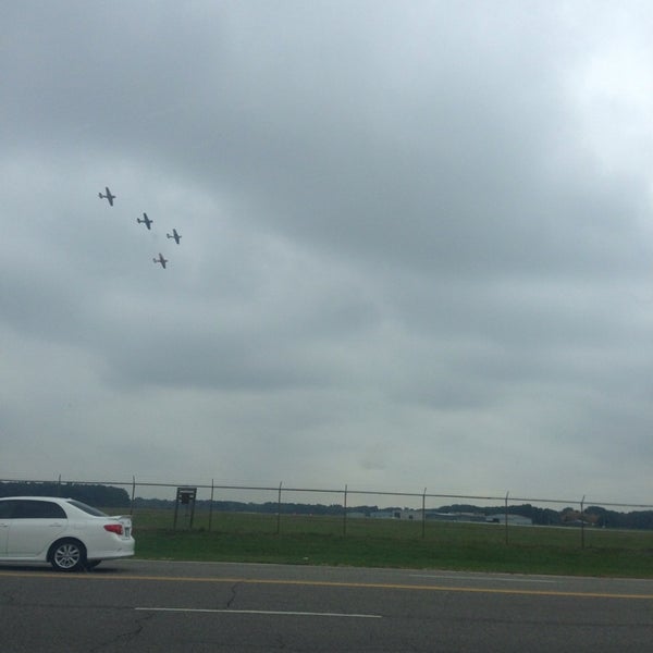 Elkhart Municipal Airport (EKM) 2 tips from 261 visitors