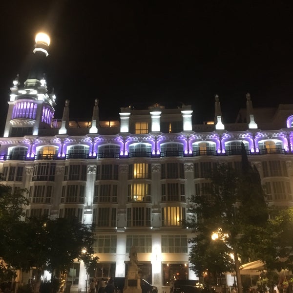 5/31/2017 tarihinde Ruslan A.ziyaretçi tarafından ME Madrid Reina Victoria'de çekilen fotoğraf
