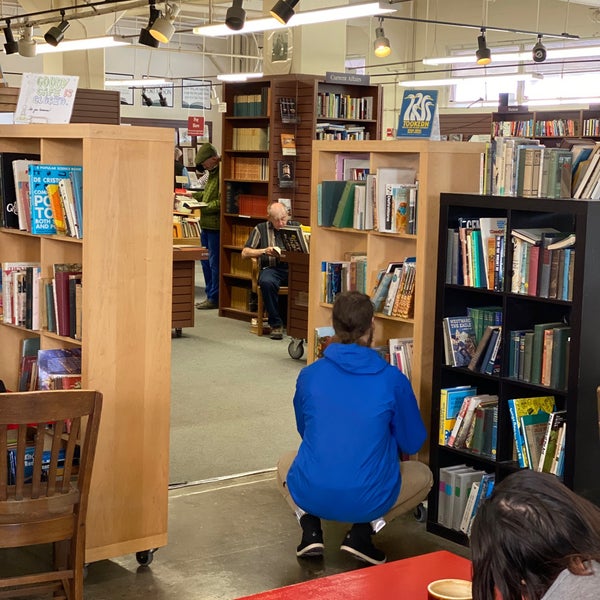 Readers Cafe & Bookstore Bookstore