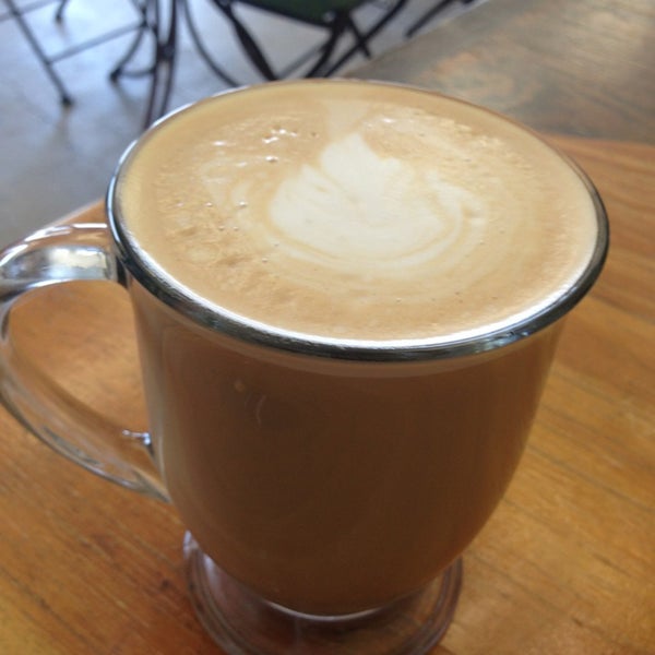 8/10/2013にDoreen H.がIsland Monarch Coffee (IMC)で撮った写真