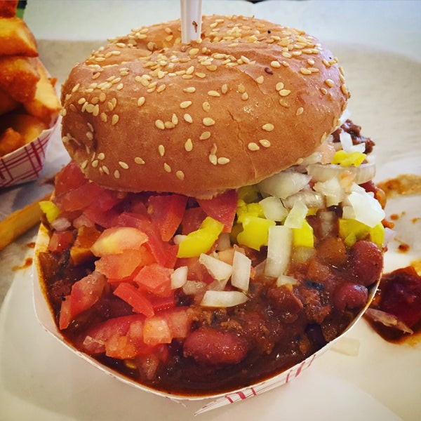 Снимок сделан в Krazy Jim&#39;s Blimpy Burger пользователем Alvin V. 1/17/2019