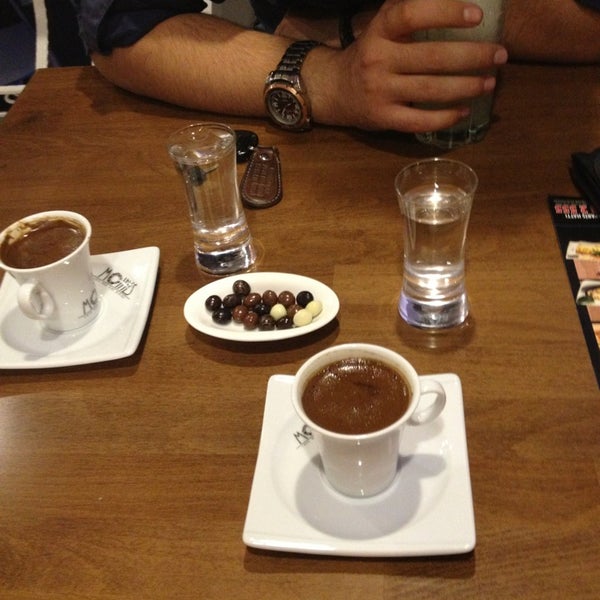 Foto tomada en Moines Cafe &amp; Fine Dining  por Türkan Ö. el 8/21/2013