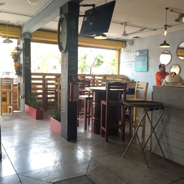 Das Foto wurde bei Mercado Restaurante von Carlos Q. am 11/9/2014 aufgenommen