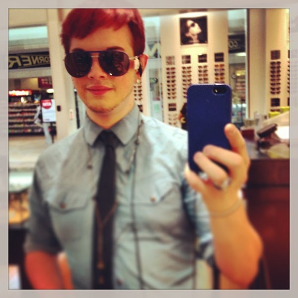 Sunglass Hut - Lake Grove, NY