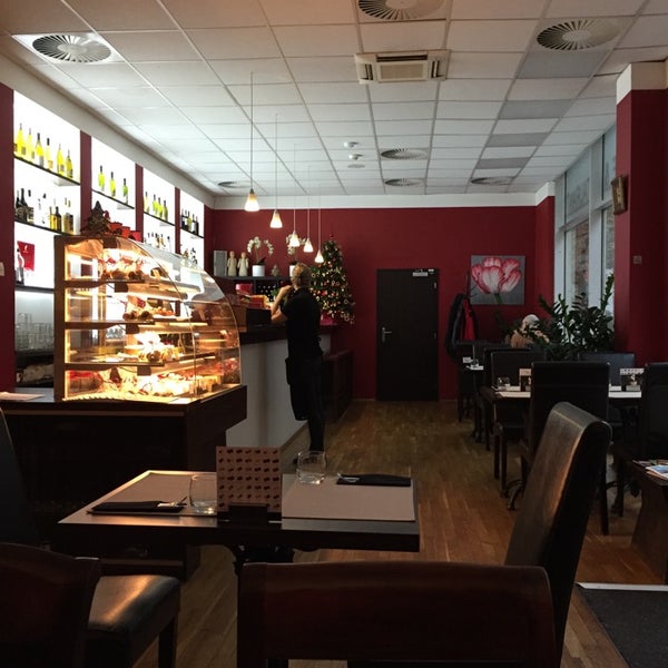 Das Foto wurde bei Cafe Pavlína von Šáfa . am 11/27/2014 aufgenommen