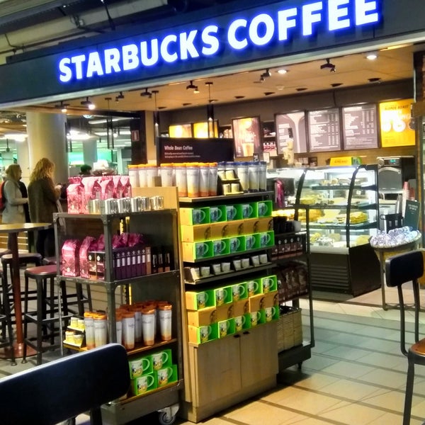 Photo taken at Starbucks by Petri on 1/29/2019