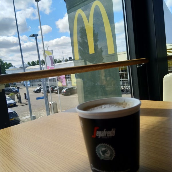 รูปภาพถ่ายที่ McDonald&#39;s โดย Petri เมื่อ 5/25/2019