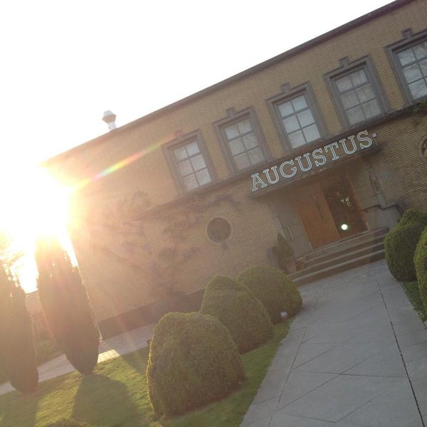 8/15/2013 tarihinde Villa Augustusziyaretçi tarafından Villa Augustus'de çekilen fotoğraf