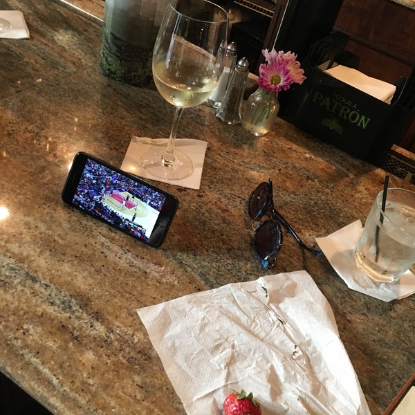 4/22/2018 tarihinde Chase A.ziyaretçi tarafından Orleans Grapevine Wine Bar and Bistro'de çekilen fotoğraf