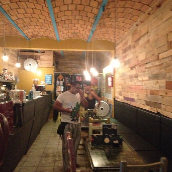 4/21/2013에 Zuko G.님이 Yah-Yah Sayulita Coffee Shop에서 찍은 사진