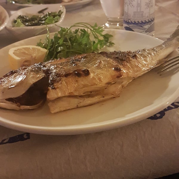 Das Foto wurde bei Rıhtım Restaurant von Cemre B. am 7/29/2017 aufgenommen