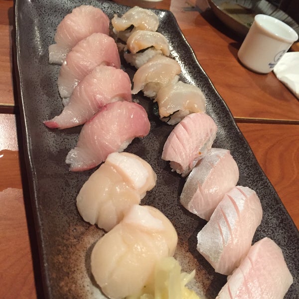 Photo taken at Sushi Hachi by Helen L. on 2/11/2016