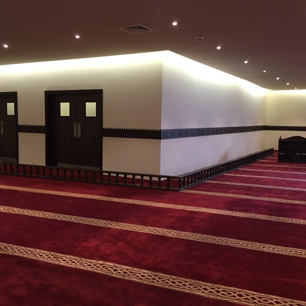 รูปภาพถ่ายที่ Al Nakheel Mall โดย Iyad N. เมื่อ 1/23/2015