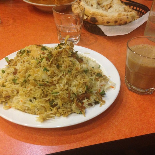 Foto scattata a Pakwan Indian Restaurant da Abdullah A. il 12/31/2013