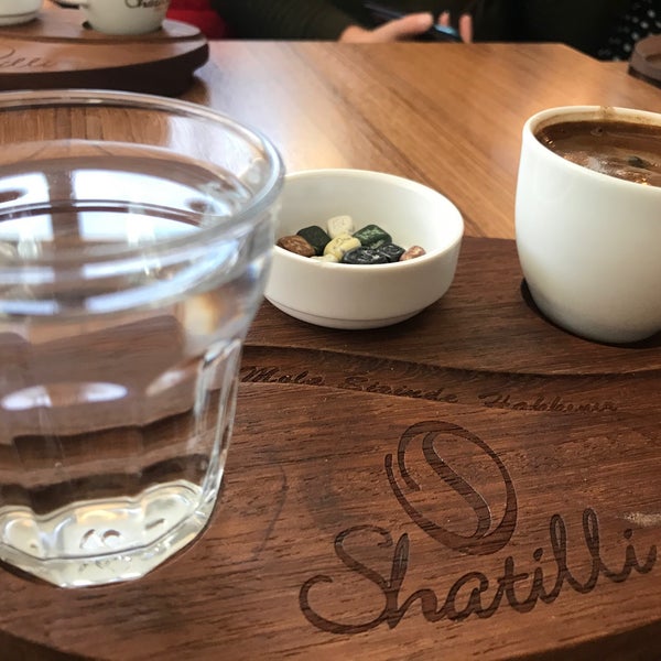 Das Foto wurde bei Shatilli Cafe Xtra von Pelin A. am 11/23/2019 aufgenommen