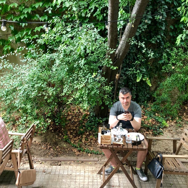 6/17/2019 tarihinde Andra C.ziyaretçi tarafından Coftale Specialty Coffee House'de çekilen fotoğraf