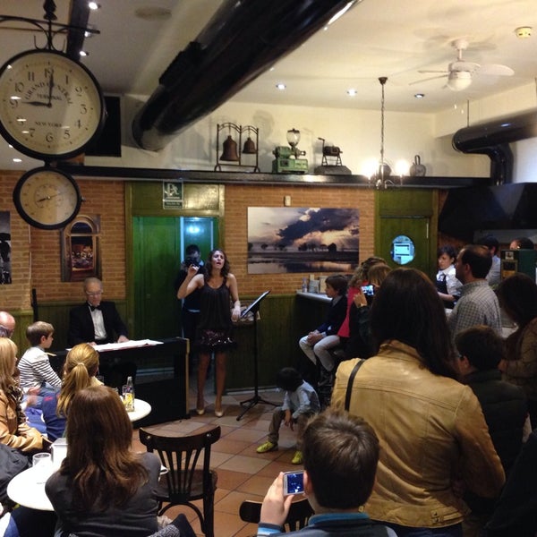 Кафе 1930. Советское кафе. Cafe champs elysees фотографии. Парижское кафе 1930е. Париж кафе ротонда начало 20 века.