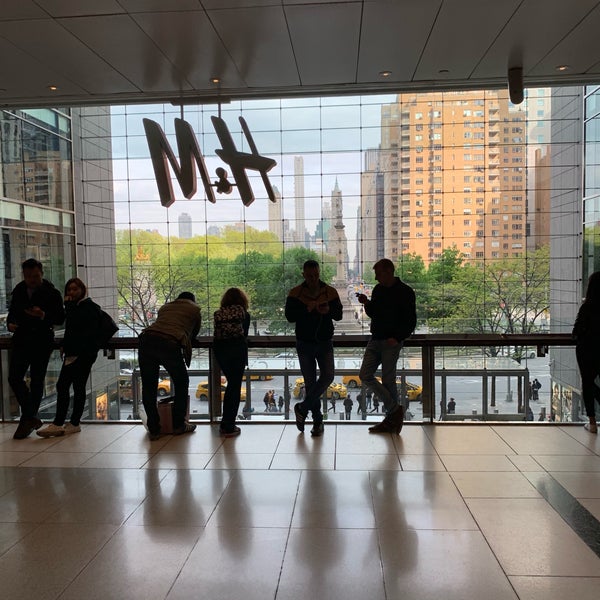 H&m hours columbus circle cheap
