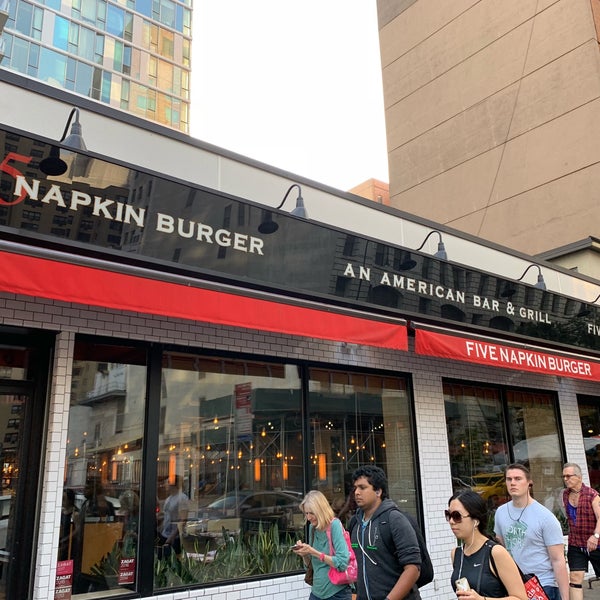 Photo prise au 5 Napkin Burger par Orwa Y. le10/9/2018