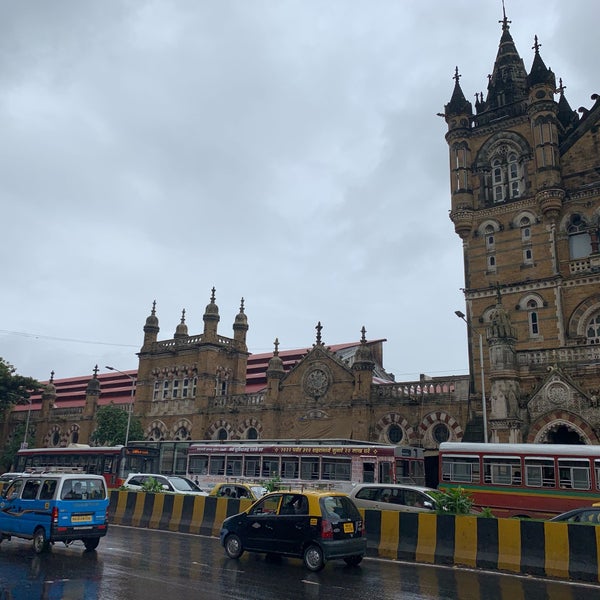 Снимок сделан в Chhatrapati Shivaji Maharaj Terminus пользователем Orwa Y. 9/10/2019