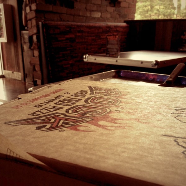 5/31/2013にJohn C.がThe Rock Wood Fired Pizzaで撮った写真