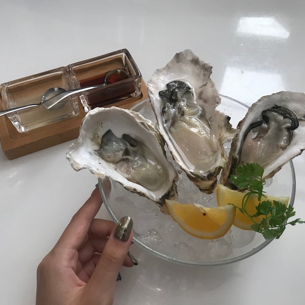 Photo taken at The Oyster Room by Hazuki Min on 7/21/2018