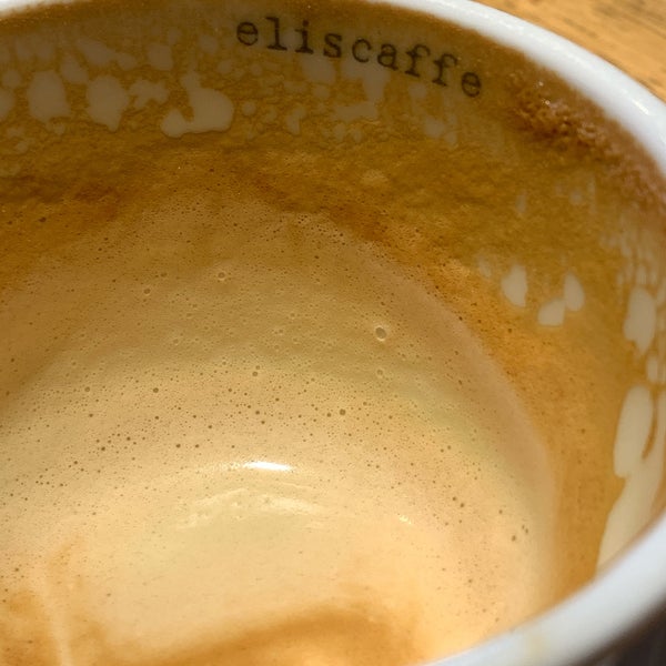 Foto diambil di Eli&#39;s Caffe oleh Tiago A. pada 4/22/2019