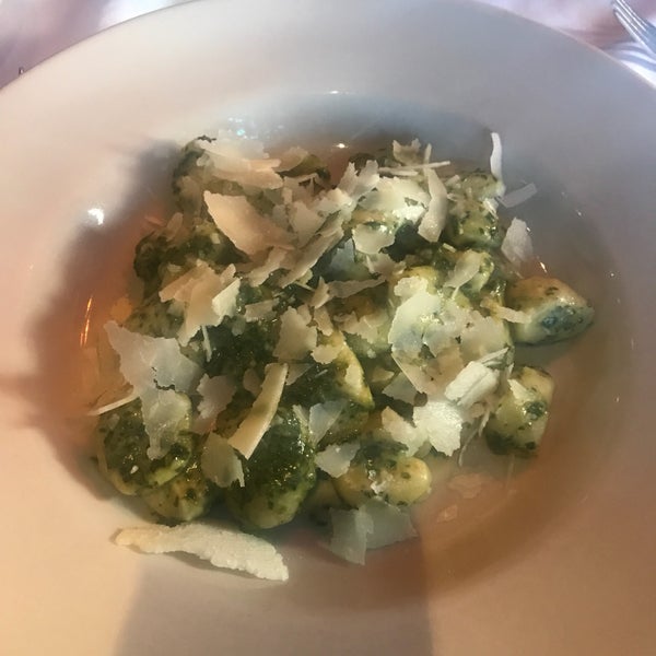 Had the gnocchi with pesto. Is was good, but nothing mind blowing. Decent place to have a quiet lunch but the food is nothing to write home about.
