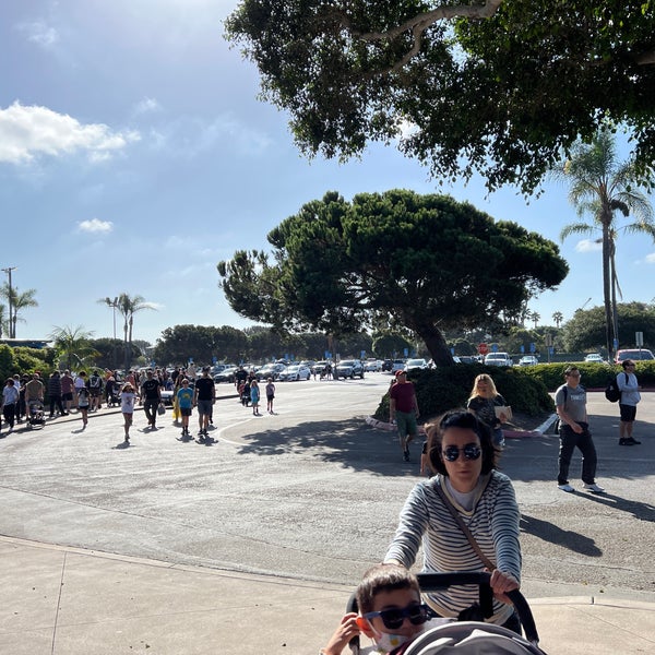 SeaWorld Parking Lot Estacionamiento en San Diego