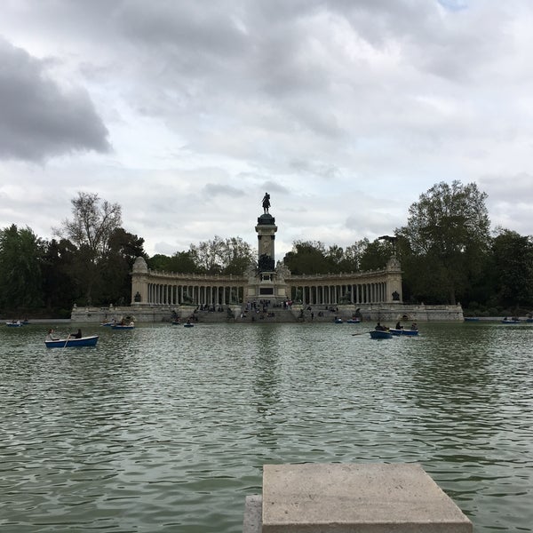 Photo taken at Parque del Retiro by Daly M. on 5/7/2016
