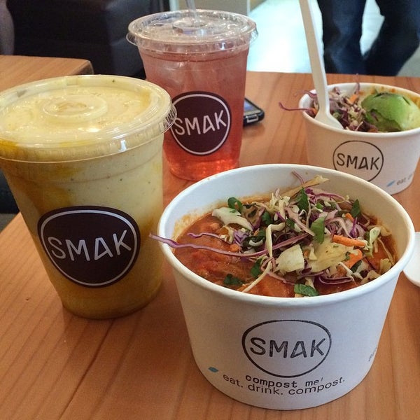Снимок сделан в SMAK healthy fast food пользователем Ricky S. 4/1/2015