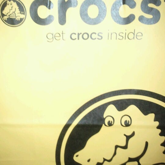 crocs palisades mall