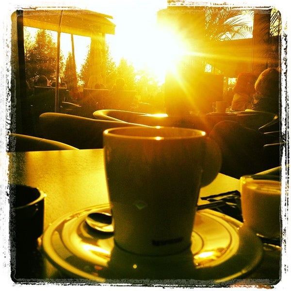 11/1/2013에 Martin™ P.님이 Cafe N More Nespresso에서 찍은 사진