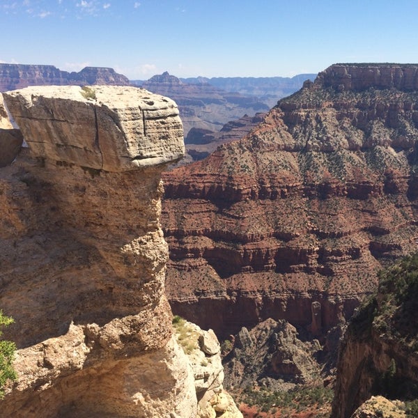 Foto diambil di Pink Jeep Tours Grand Canyon, AZ oleh Olli pada 9/15/2014