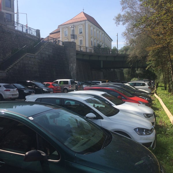 Parkplatz Unter Der Brücke 1 visitor