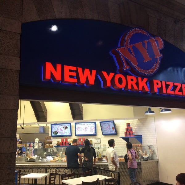 Photo taken at New York Pizzeria by Olli on 3/14/2017