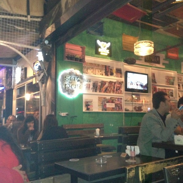 รูปภาพถ่ายที่ Şat Pub โดย Bayram Ş. เมื่อ 9/4/2013