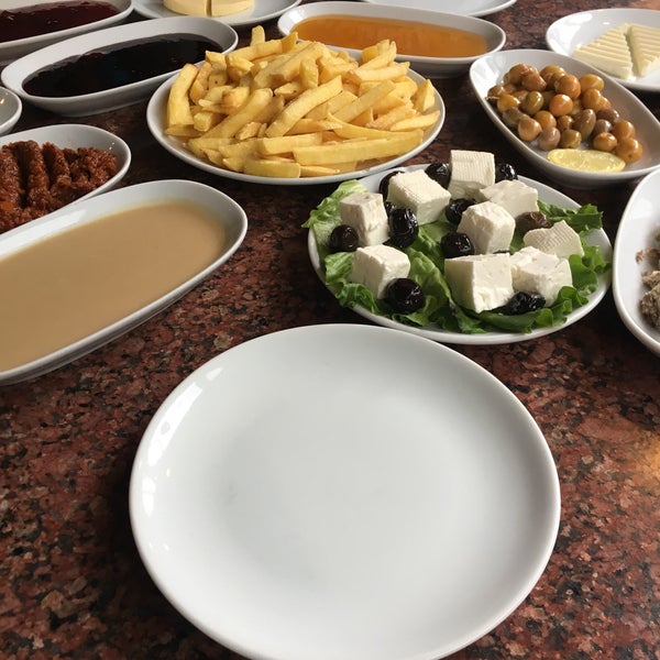 Foto tirada no(a) Paşa Ocakbaşı Restoran por Serkan T. em 12/16/2017